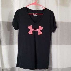 Under armour medium black semi fitted top
